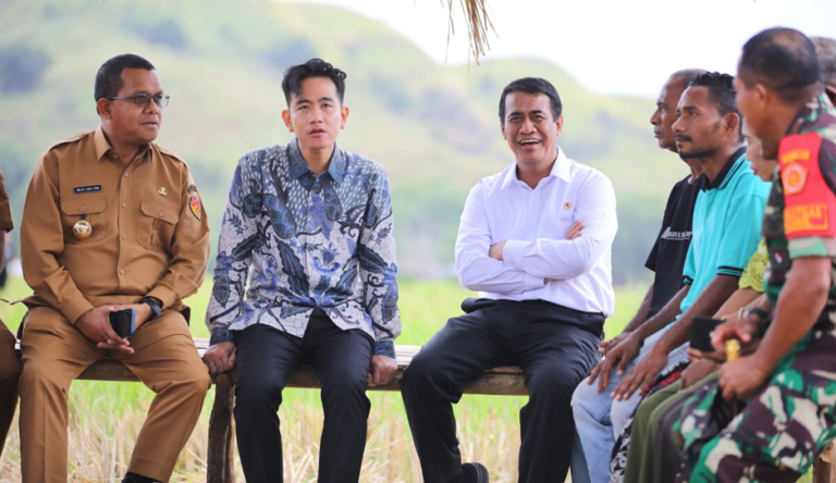 Mentan Amran Dampingi Wapres Gibran ke NTT, Tegaskan Komitmen Terus Dorong Kemajuan Pertanian
