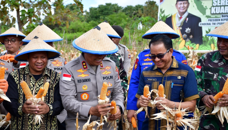 Irjen Rudi Darmoko Ajak Masyarakat Kembangkan Pertanian Jagung di NTT