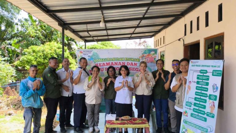 Sosialisasi dan Edukasi Keamanan Pangan di KWT Kartini Fotukoa