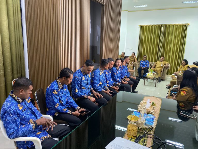 Kepala Dinas Pertanian dan Ketahanan Pangan Berikan Arahan kepada PPPK Paruh Waktu Jelang Pengangkatan Tahap I 2025 Provinsi NTT