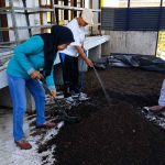 UPTD Proteksi Laksanakan Pembuatan Pupuk Tricho Kompos untuk Dukung Pertanian Ramah Lingkungan