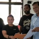 Anggota Komisi I DPRD NTT Stef Come Rihi Beri Apresiasi Dinas Pertanian NTT Salurkan Bantuan Alsintan untuk Kelompok Tani di Sumba Timur