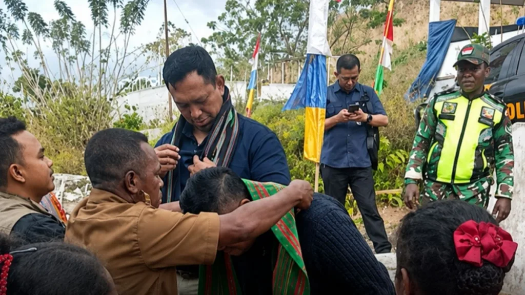 Dirut Perum Bulog Tiba di Alor Bersama Adriano Padama, Distribusikan Beras Murah Rp12.500 per Kilogram hingga Desa-desa