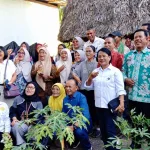 Eco-Enzyme dan Sawah Pokok Murah Perkuat Pertukaran Pengetahuan Pertanian TTU–Pesisir Selatan