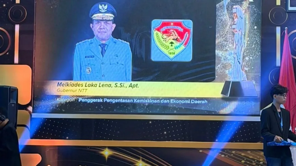 Melki Laka Lena Tak Beranjak dari Flores Pascagempa, Penghargaan Pengentasan Kemiskinan NTT Justru Datang dari Surabaya