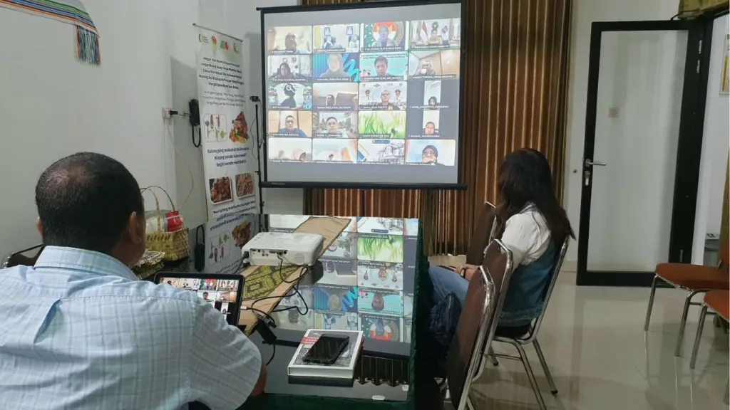 Kepala Dinas Pertanian dan Ketahanan Pangan Provinsi NTT bersama jajaran mengikuti sosialisasi inspeksi SPPG secara daring