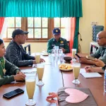 Tim Dinas Pertanian NTT bersama Dinas Pertanian Kabupaten Ngada mengecek kesiapan benih padi PM-AAS di gudang CV. Wilmourt Pratama pada 30 Oktober 2026.