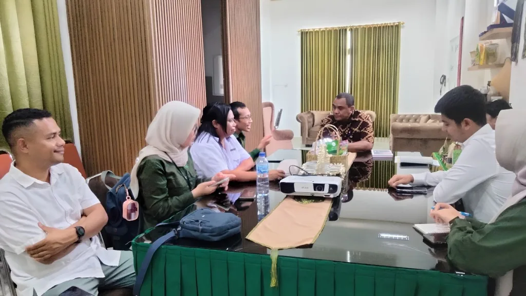 Pertemuan Kepala Dinas Pertanian dan Ketahanan Pangan Provinsi NTT bersama perwakilan Bappenas dan BULOG membahas koordinasi bantuan pangan